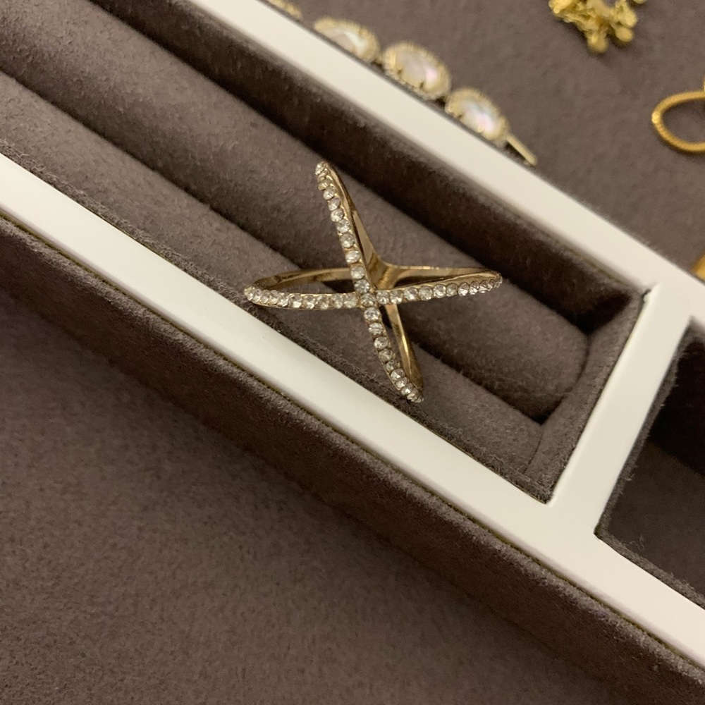Gold X ring